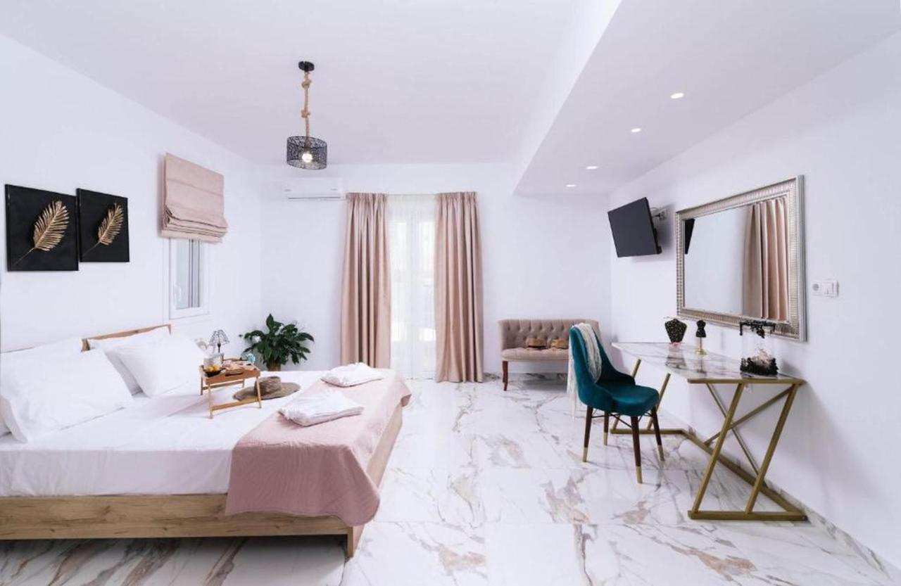 Villa Balux Каламаки Екстериор снимка